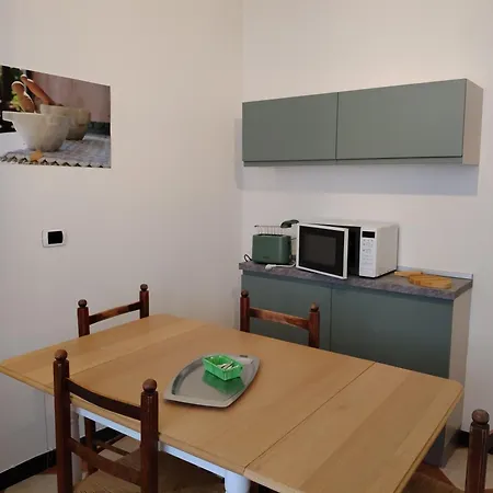 Carugio 167 Parcheggio Privato Centro Storico A Apartamento
