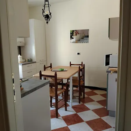 Carugio 167 Parcheggio Privato Centro Storico A Apartamento *