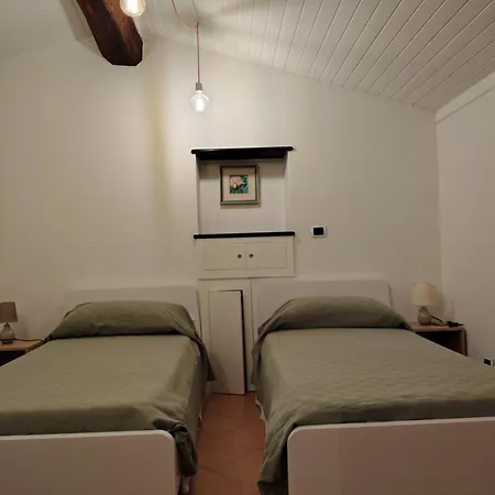 Apartamento Carugio 167 Parcheggio Privato Centro Storico A *
